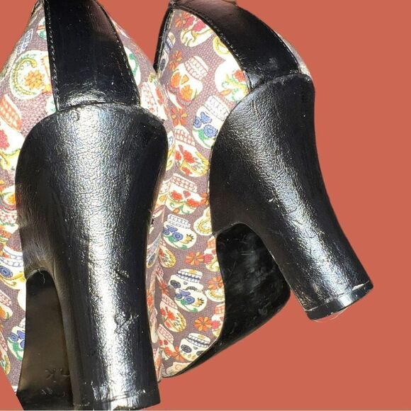 Blink brand awesome skull design pump heels! - Picture 13 of 13